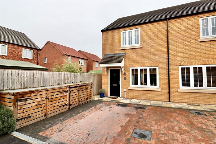 2 Bedroom Semi-detached House For Sale In Hackney Chase, Pocklington, YO42