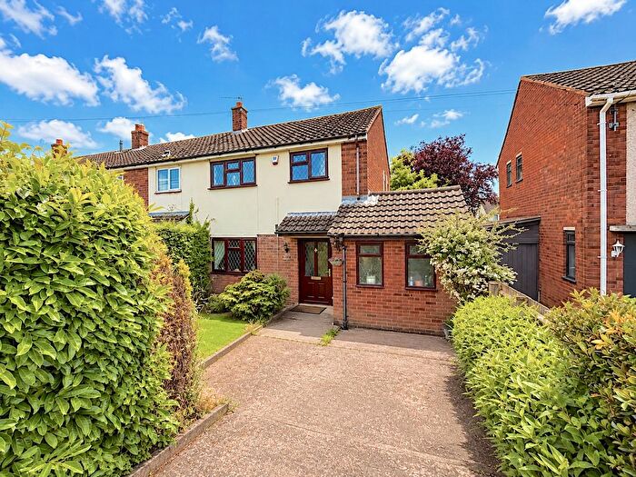 3 Bedroom End Of Terrace House For Sale In Brownhills Road, Norton Canes, Cannock, WS11