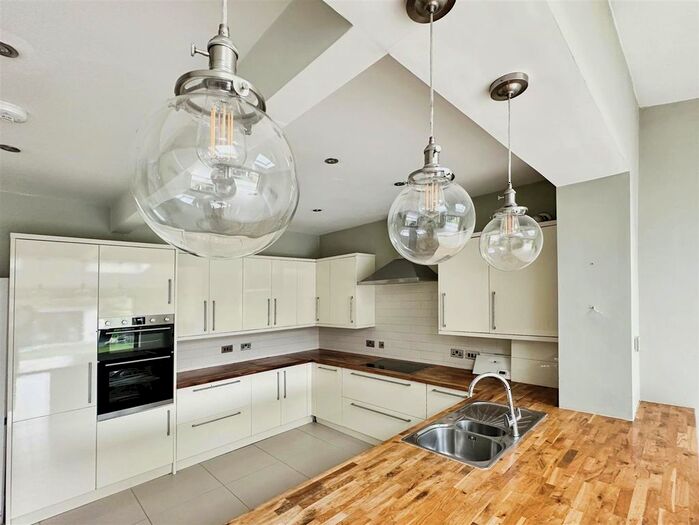 3 Bedroom Semi-Detached House To Rent In Mount Hill Road, Bristol, BS15