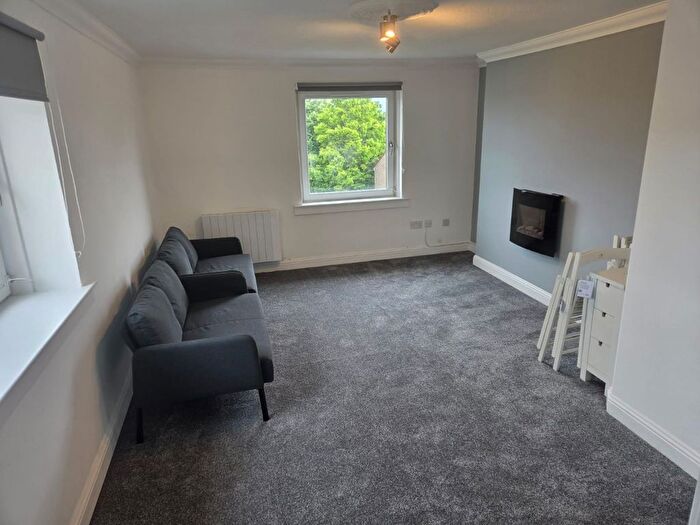 2 Bedroom Flat To Rent In Kilcreggan View, East, Greenock, PA15
