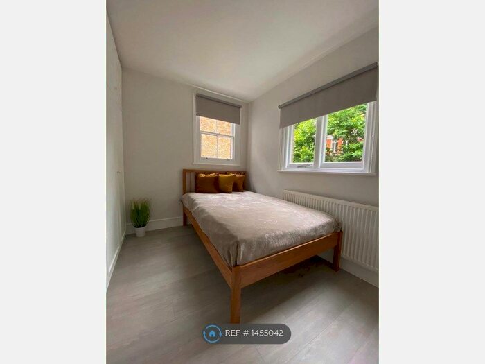 Studio To Rent In Cheniston Gardens, London, W8