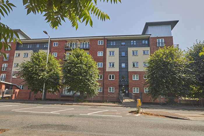 2 Bedroom Flat For Sale In New North Road, Exeter, EX4
