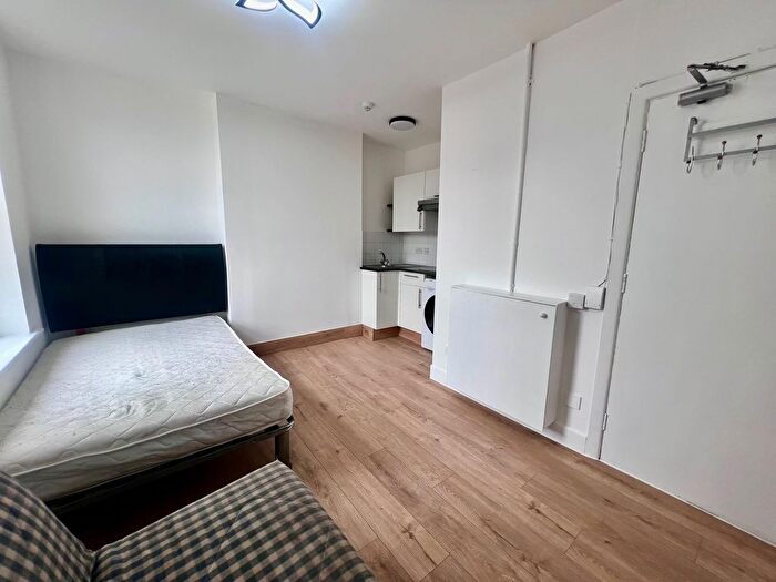 Studio To Rent In Christchurch Road, Bournemouth, BH1