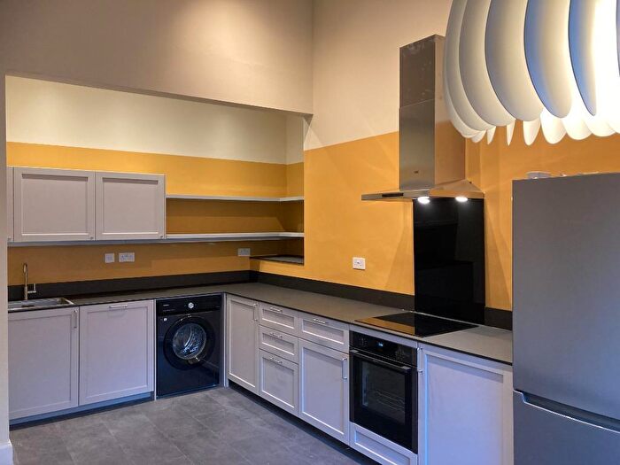 3 Bedroom Flat To Rent In Lauriston Place, Central, Edinburgh, EH3