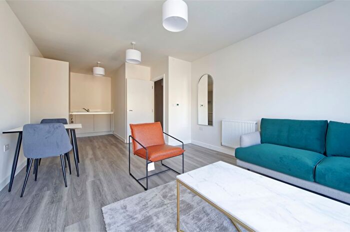1 Bedroom Flat To Rent In Iris House, Plum Mews, Tooting, SW17