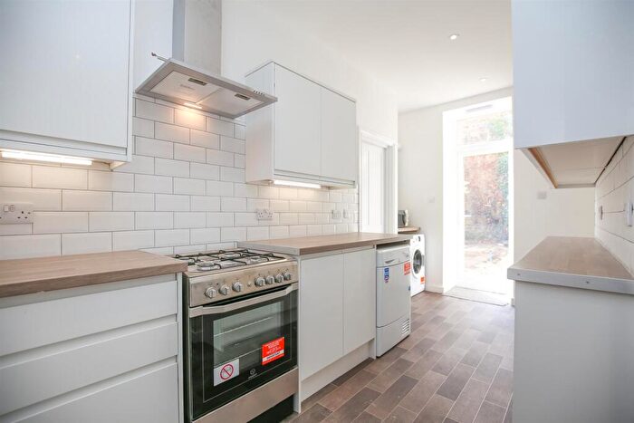 6 Bedroom Terraced House To Rent In Westgate Road, Newcastle Upon Tyne, NE4