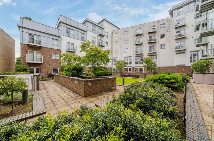 2 Bedroom Flat To Rent In Station View, Guildford, GU1