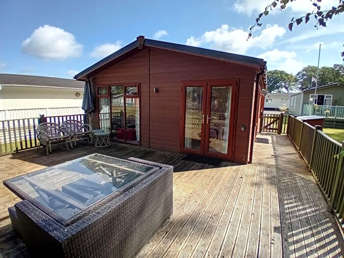 3 Bedroom Lodge For Sale In Westfield Lane, Hastings, TN35