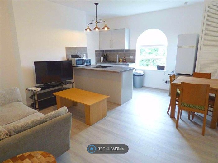 2 Bedroom Flat To Rent In Denison Court, Manchester, M14