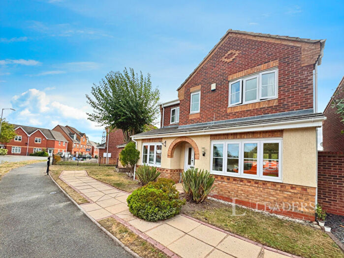 4 Bedroom Detached House To Rent In Walsingham Drive, Nuneaton, CV10