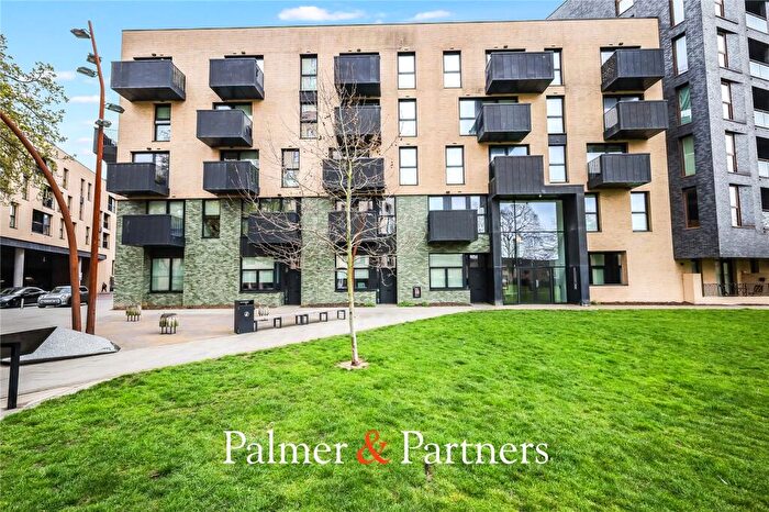 2 Bedroom Maisonette For Sale In Burgess Springs, Chelmsford, Essex, CM1