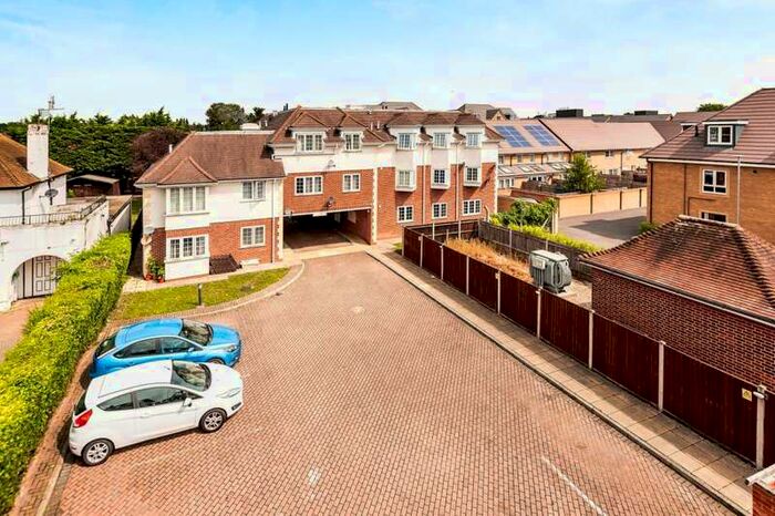 1 Bedroom Apartment To Rent In Langley Road, Slough, SL3