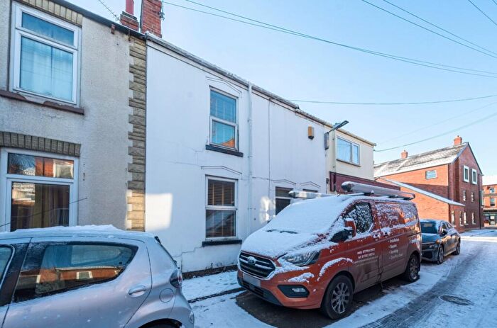 2 Bedroom Terraced House For Sale In Queen Street, LN5