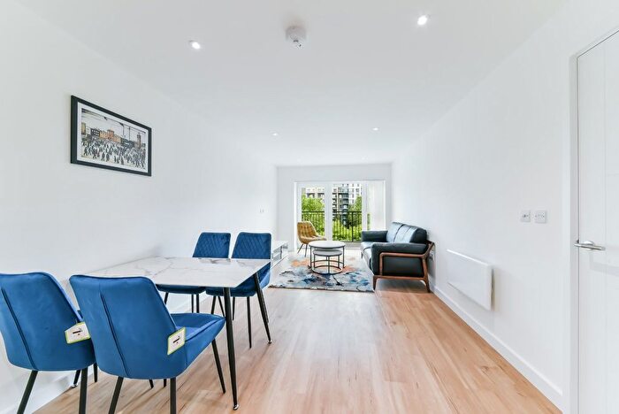 2 Bedroom Flat To Rent In Beaufort Park, Beaufort Square, Colindale, London, NW9