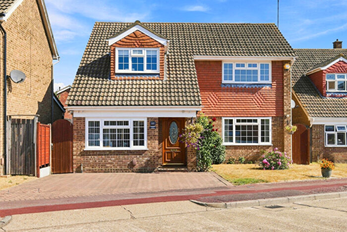 4 Bedroom Detached House For Sale In Collins Way, Leigh-on-sea, SS9