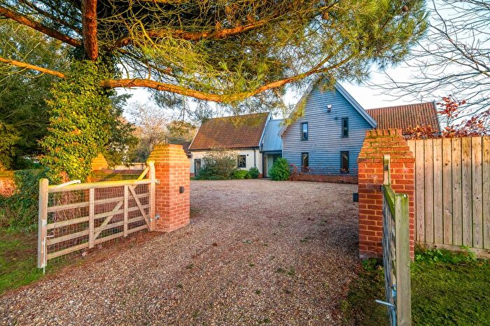 6 Bedroom Barn Conversion For Sale In Brome, Eye, IP23