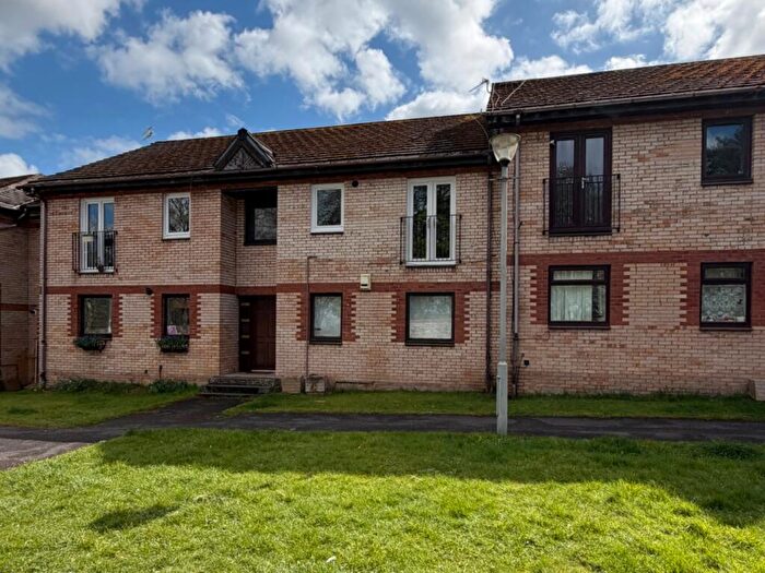 2 Bedroom Flat To Rent In Stanley Court, Blantyre, G72