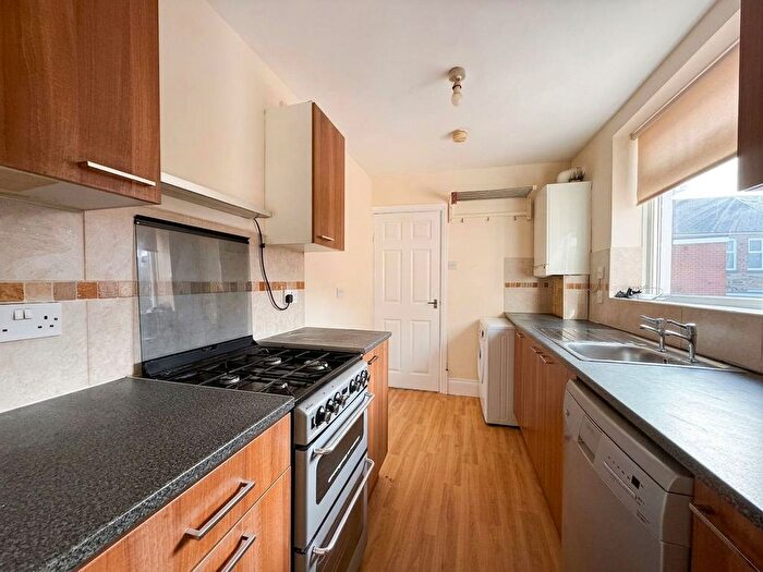 3 Bedroom Flat To Rent In Iona Road, Gateshead, NE10