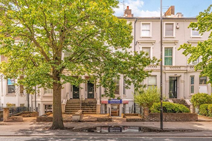 2 Bedroom Flat To Rent In The Mall, London, W5