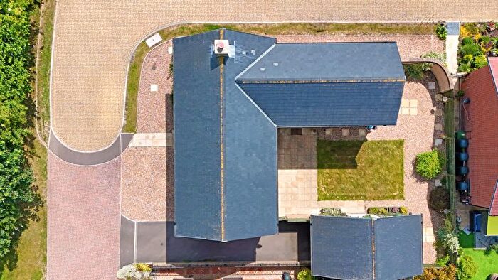 4 Bedroom Detached House For Sale In Spinney Bank, Wing, LU7