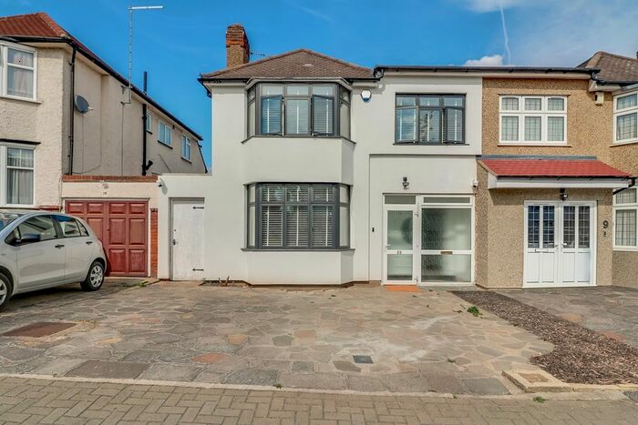 4 Bedroom Semi-Detached House To Rent In Hawthorne Avenue, Harrow, HA3