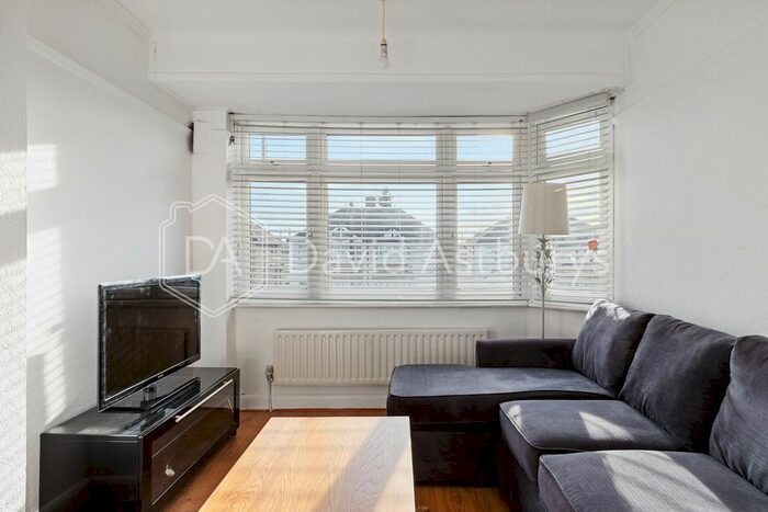 1 Bedroom Flat To Rent In Nightingale Road, Edmonton, London, N9