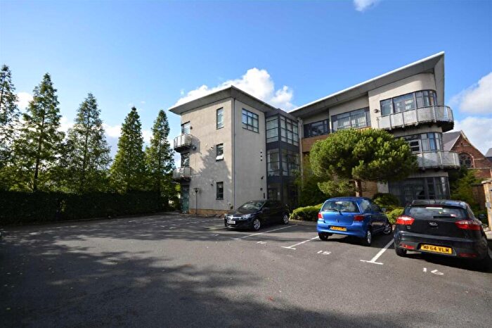 2 Bedroom Flat To Rent In Mayfair Gardens, Bury New Road, Whitefield, M45