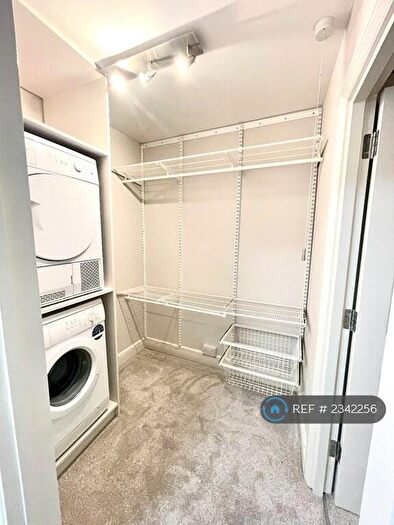 3 Bedroom Flat To Rent In Link House, London, E3