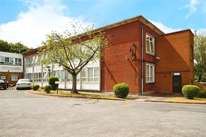 2 Bedroom Flat For Sale In St. Christopher Court, Evesham, Worcestershire, WR11