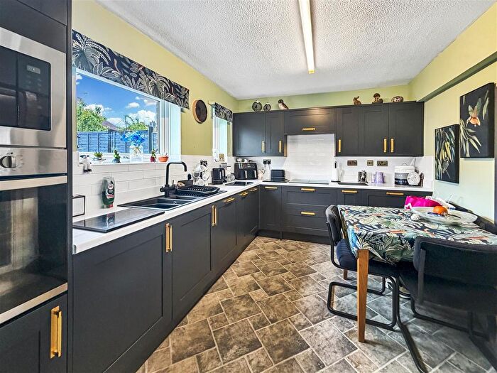3 Bedroom Semi-detached House For Sale In Bushell Road, Newton Abbot, TQ12
