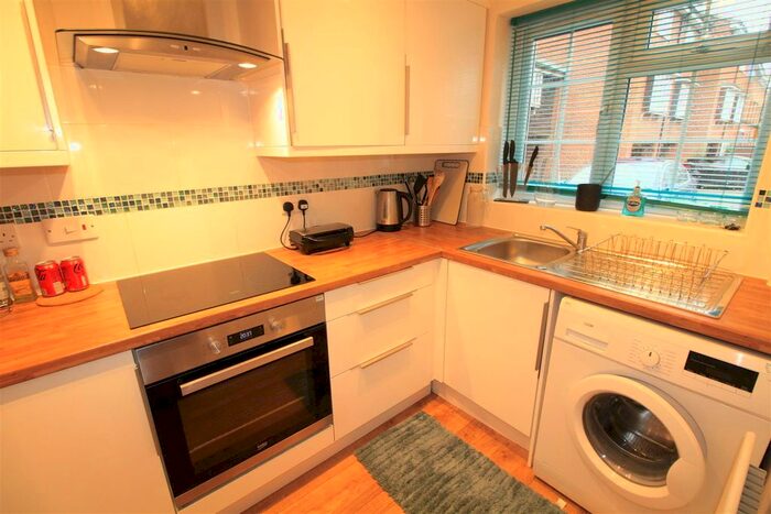2 Bedroom Property To Rent In Matlock Court, Nottingham, NG1