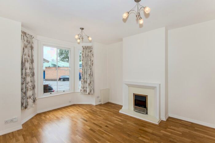 1 Bedroom Apartment To Rent In Walton Crescent, Oxford, OX1