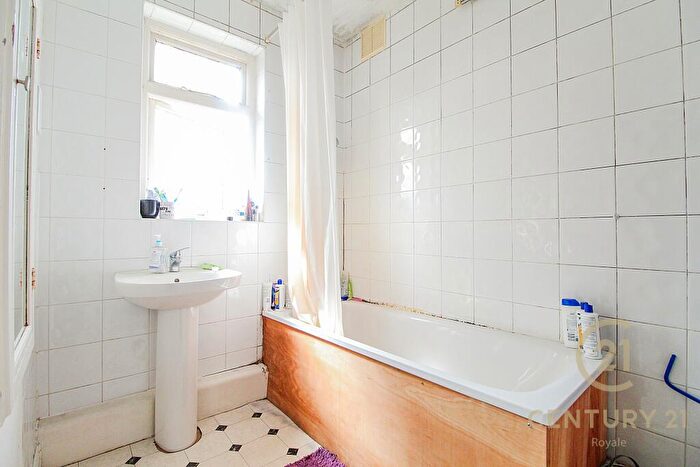 4 Bedroom Semi-Detached House To Rent In Surbiton Road Kingston Upon Thames, KT1