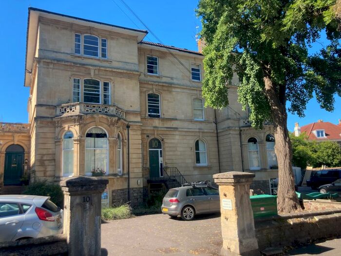 3 Bedroom Flat To Rent In Cambridge Park, Redland, BS6