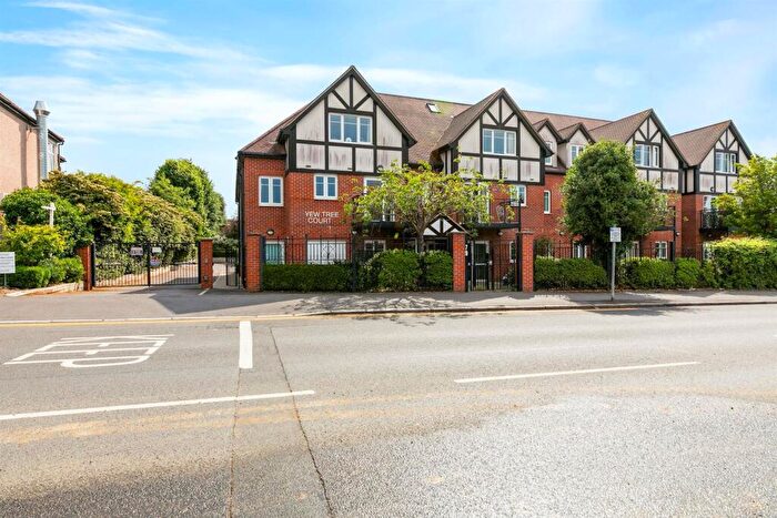 1 Bedroom Apartment For Sale In Limpsfield Road, South Croydon, CR2
