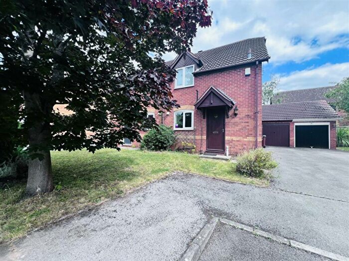 3 Bedroom House To Rent In Wicket Grove, Lenton, NG7