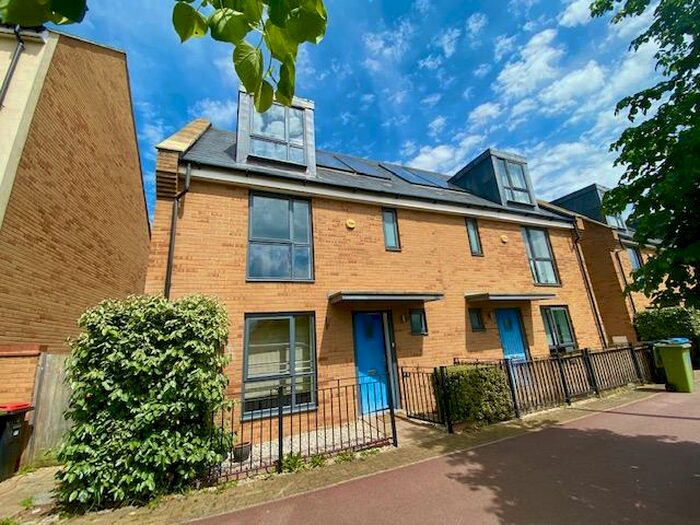 4 Bedroom House To Rent In Fen Street, Brooklands, Milton Keynes, MK10