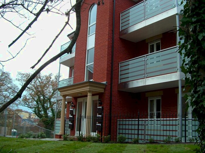 2 Bedroom Flat To Rent In Dart Walk, Exeter, EX2