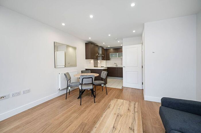 1 Bedroom Flat To Rent In Christian Street, Aldgate, London, E1