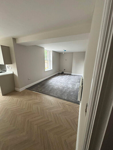 2 Bedroom Flat To Rent In Barnsley, S70