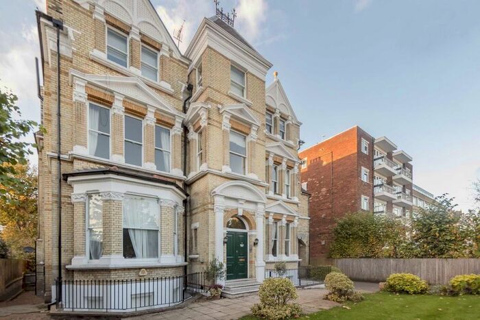 2 Bedroom Flat To Rent In Keswick Road, London, SW15