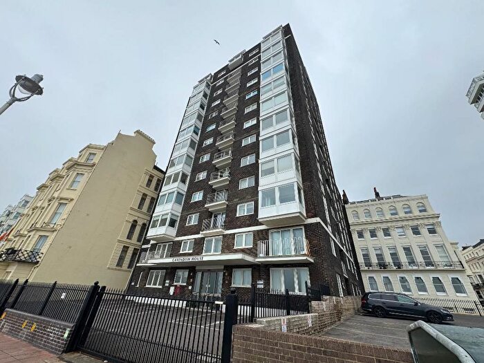 3 Bedroom Flat To Rent In Kings Road, Brighton, BN1