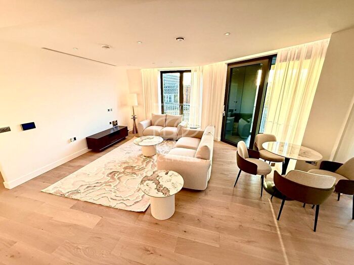 3 Bedroom Flat To Rent In Calthorpe Street, London, WC1X