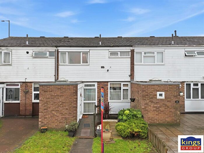 3 Bedroom Terraced House For Sale In Sinclare Close, Enfield, EN1