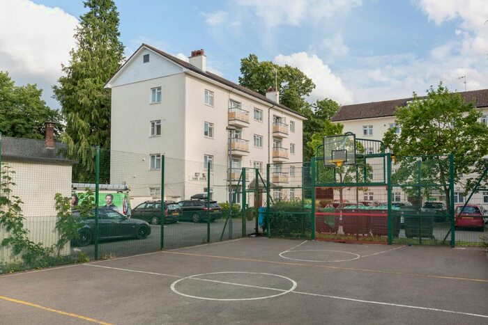 3 Bedroom Flat To Rent In Kingsnympton Park, Kingston Upon Thames, KT2