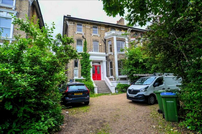 2 Bedroom Apartment To Rent In Vanbrugh Park, London, SE3