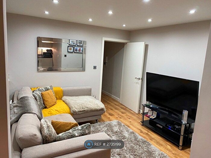 1 Bedroom Flat To Rent In Commercial Road, Leeds, LS5
