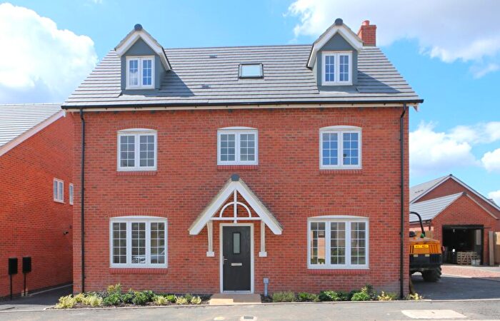5 Bedroom Detached House For Sale In Redfern Road, Oakthorpe, DE12