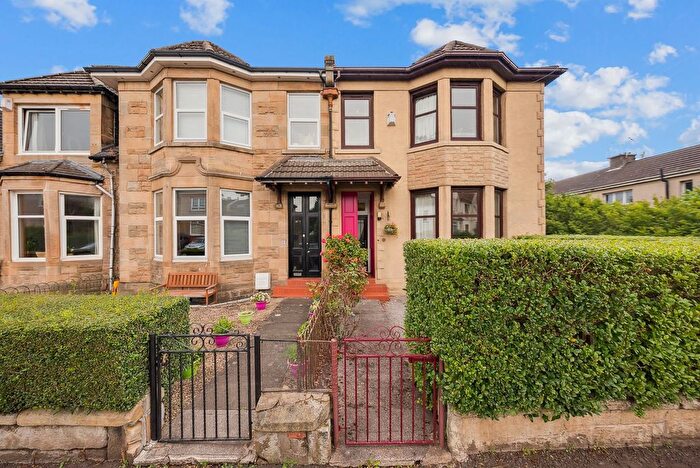 4 Bedroom Property For Sale In Kingsland Drive, Cardonald, Glasgow, G52