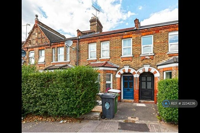 1 Bedroom Flat To Rent In Coppermill Lane, London, E17